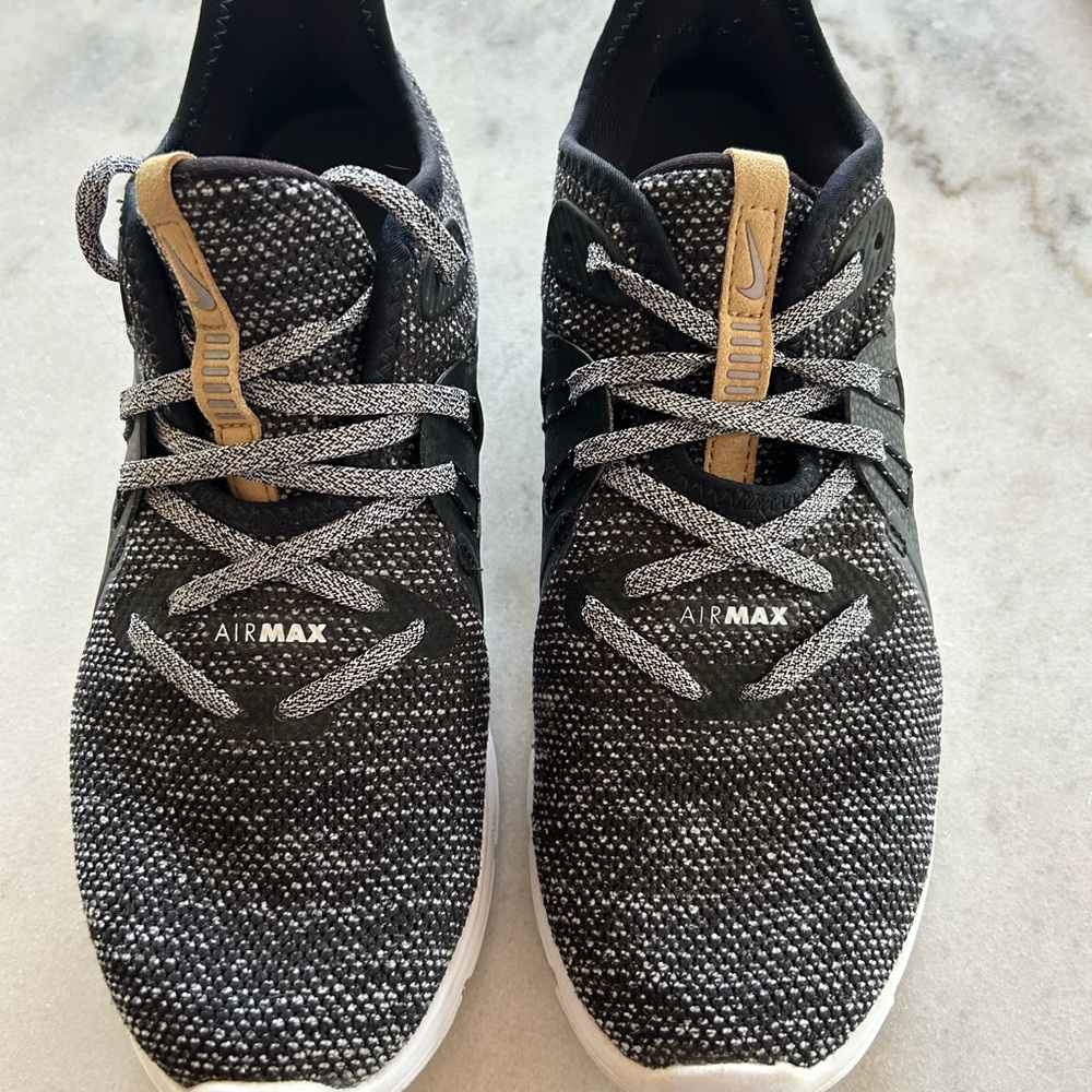 Nike Air Max Black and Gray Sneakers Women’s Size 7